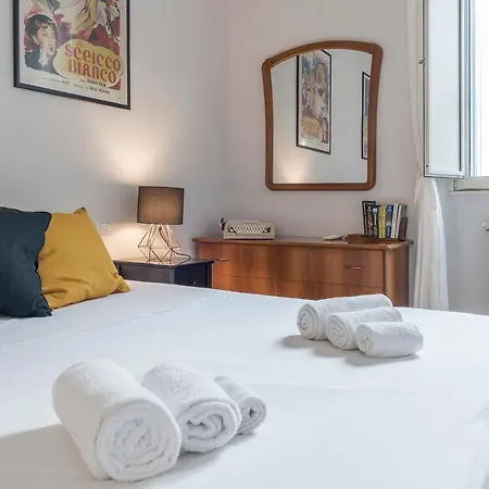 Casa Fellini - Charme Holidays Apartment *