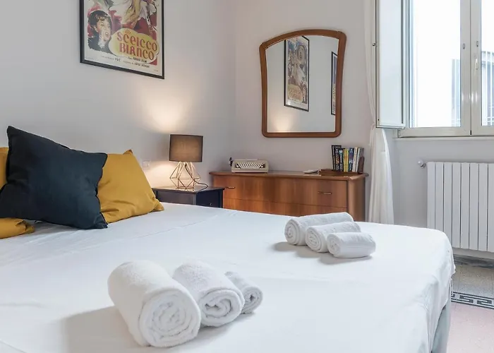 Casa Fellini - Charme Holidays Apartment *